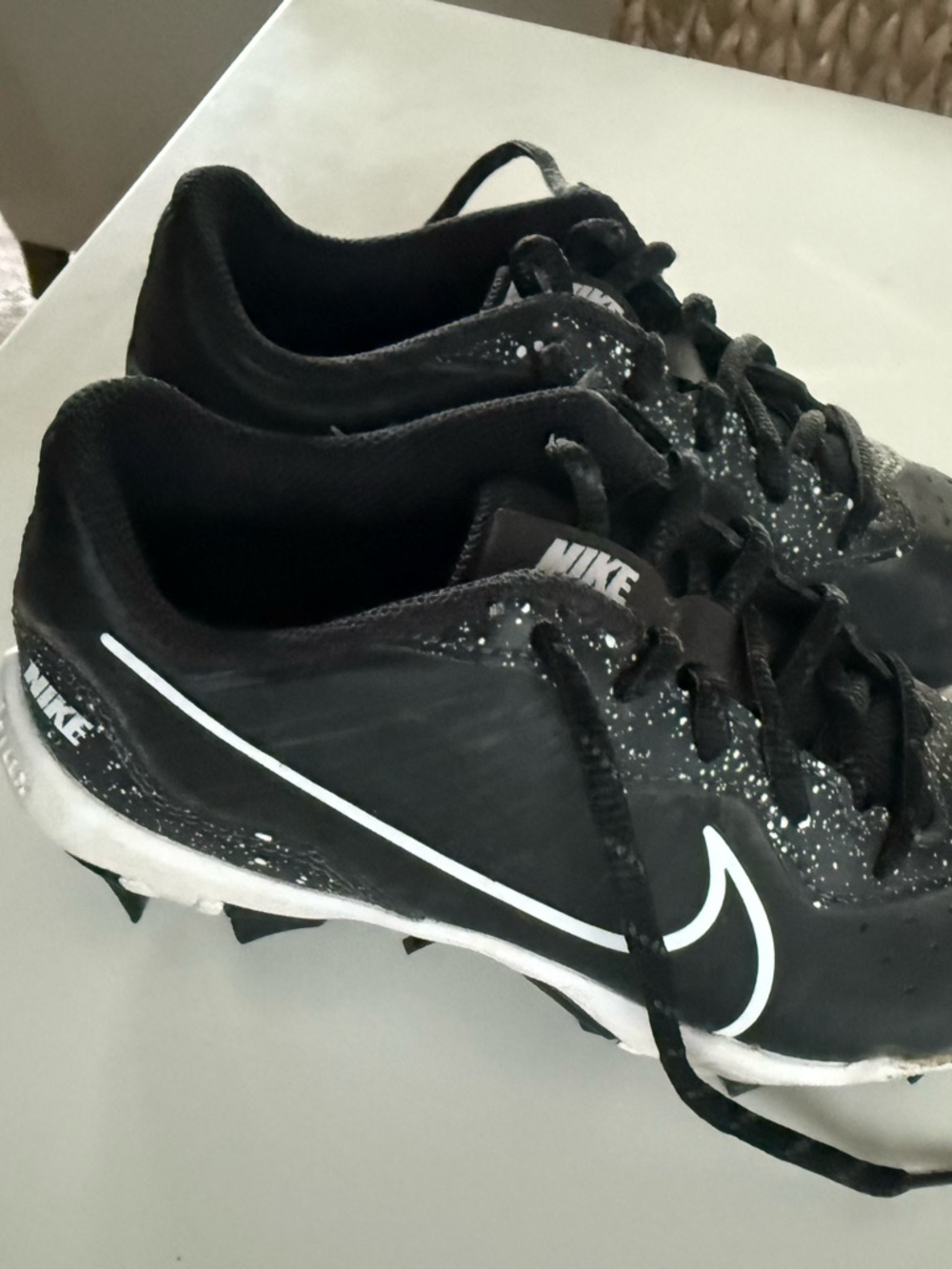 Nike Youth Baseball Cleats - only worn twice - Picture 4 of 4